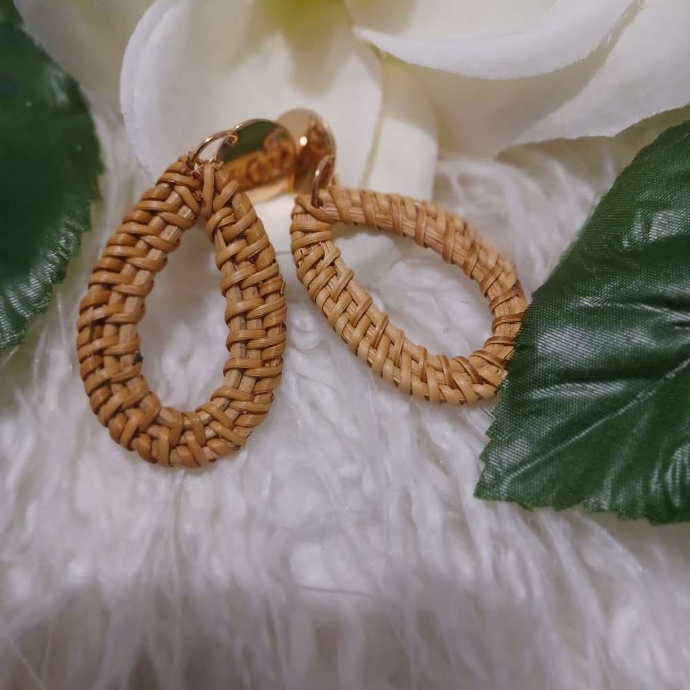 EARRINGS (NEW) - Picture 3 of 4